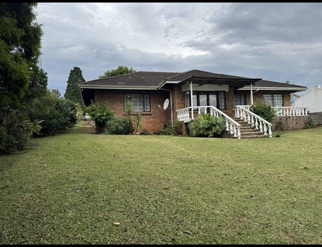 3 BEDROOM FREEHOLD FOR SALE IN HOWICK WEST